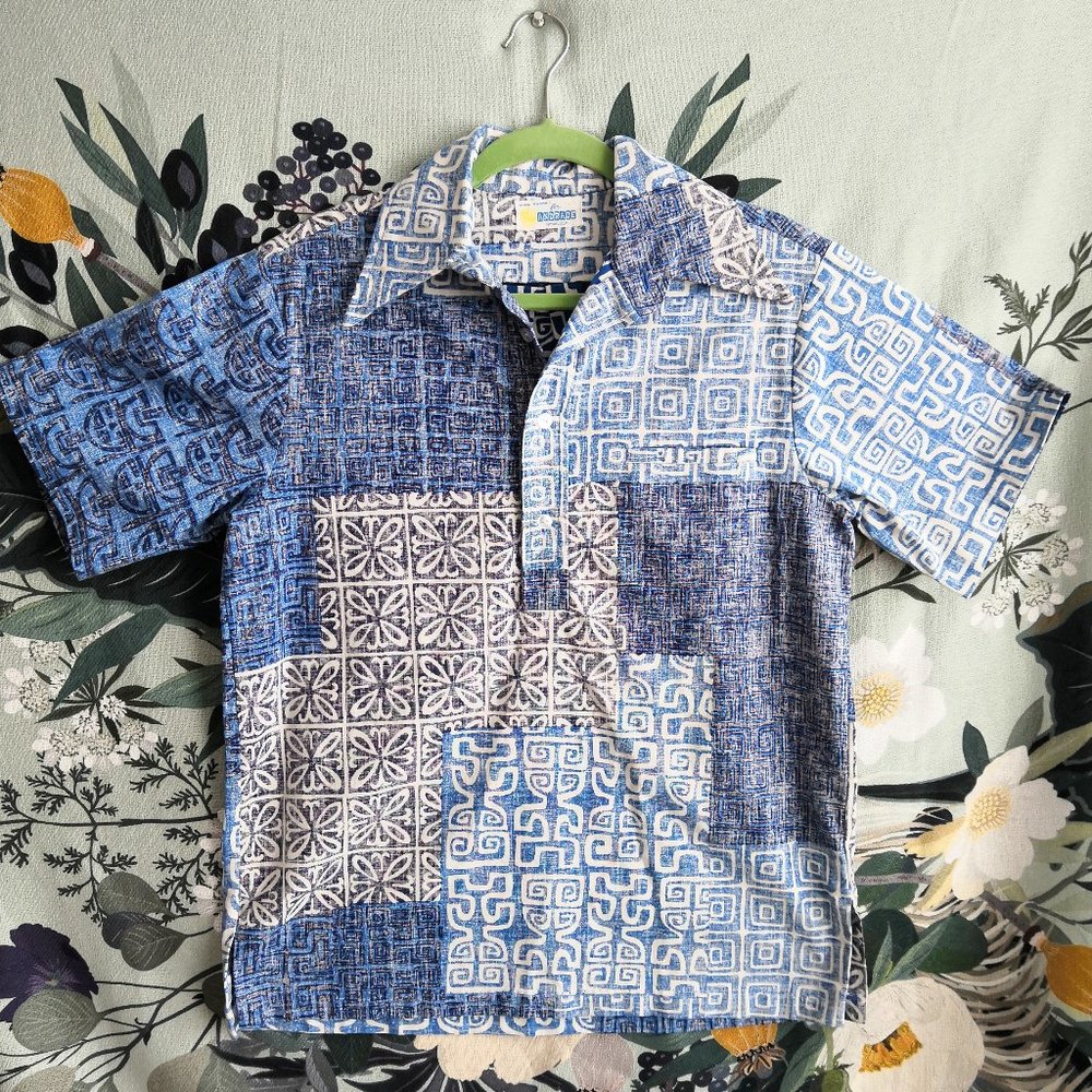 Vintage 60s ANDRADE Honolulu Mens Blue Batik Pattern Hawaiian Shirt Size Large
